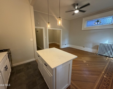 324 Hudson Avenue - Photo Thumbnail 2
