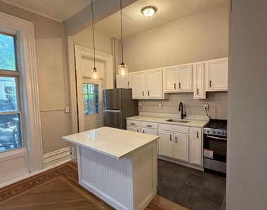 324 Hudson Avenue - Photo Thumbnail 5