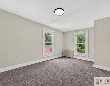 0-38-40 Brunswick Avenue - Photo Thumbnail 9
