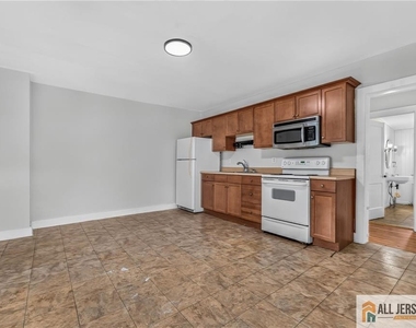 0-38-40 Brunswick Avenue - Photo Thumbnail 5