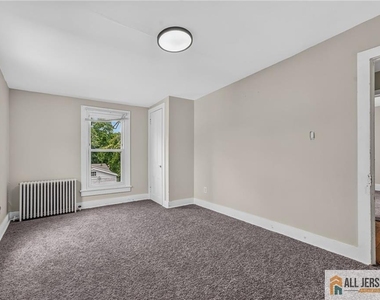 0-38-40 Brunswick Avenue - Photo Thumbnail 10