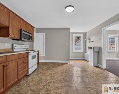 0-38-40 Brunswick Avenue - Photo Thumbnail 8