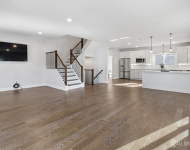 22 Arcadia Place - Photo Thumbnail 4