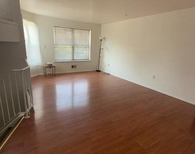 778 Harbortown Boulevard - Photo Thumbnail 6