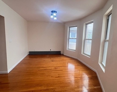 350 E 5th Street - Photo Thumbnail 4