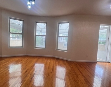350 E 5th Street - Photo Thumbnail 1