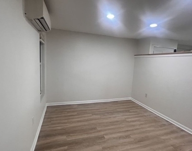 1195 St Marks Avenue - Photo Thumbnail 4