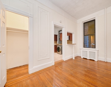 414 E 89th Street - Photo Thumbnail 4
