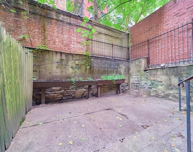 414 E 89th Street - Photo Thumbnail 1