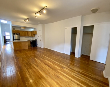 314 W 52nd Street - Photo Thumbnail 2