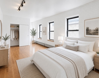 314 W 52nd Street - Photo Thumbnail 5