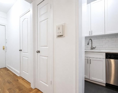 205 W 88th Street - Photo Thumbnail 2
