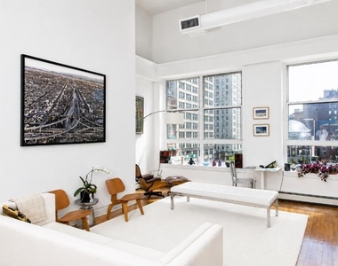 35 Union Square W - Photo Thumbnail 1