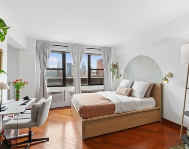 408 W 57th Street - Photo Thumbnail 1