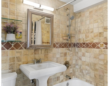 408 W 57th Street - Photo Thumbnail 4