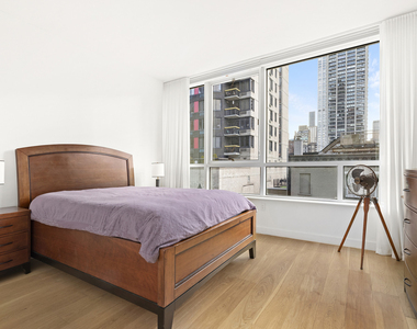 301 E 61st Street - Photo Thumbnail 2