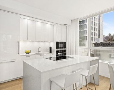 301 E 61st Street - Photo Thumbnail 1