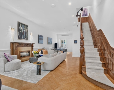32 W 87th Street - Photo Thumbnail 3