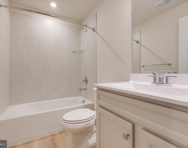7238 Musca Shire Lane - Photo Thumbnail 5