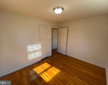 209 Hamilton Street - Photo Thumbnail 19