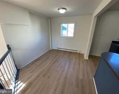 209 Hamilton Street - Photo Thumbnail 9