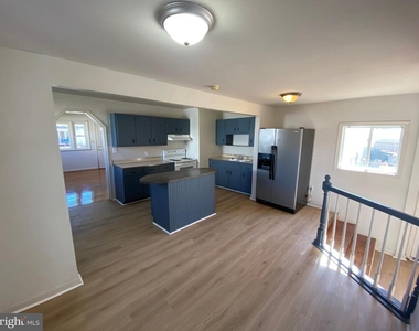209 Hamilton Street - Photo Thumbnail 5