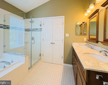 13714 Bidwell Place - Photo Thumbnail 16