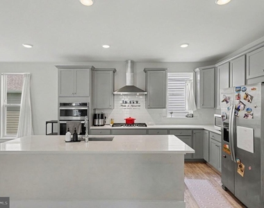 1794 River Heritage Boulevard - Photo Thumbnail 7