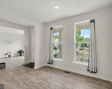 1794 River Heritage Boulevard - Photo Thumbnail 17