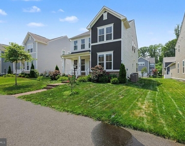 1794 River Heritage Boulevard - Photo Thumbnail 3
