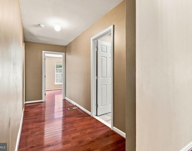 8916 Rugby Road - Photo Thumbnail 39