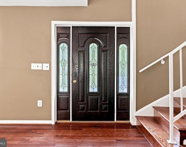 8916 Rugby Road - Photo Thumbnail 3