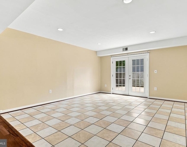 8916 Rugby Road - Photo Thumbnail 23