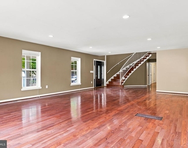 8916 Rugby Road - Photo Thumbnail 6