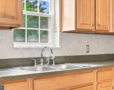 8916 Rugby Road - Photo Thumbnail 27