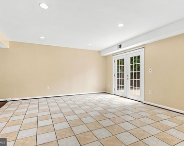 8916 Rugby Road - Photo Thumbnail 16
