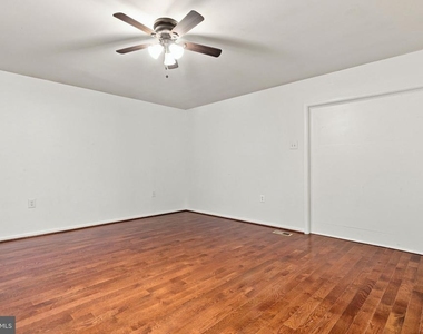 8916 Rugby Road - Photo Thumbnail 31