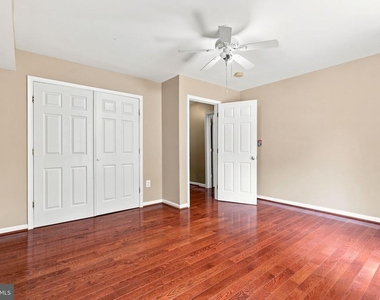 8916 Rugby Road - Photo Thumbnail 45