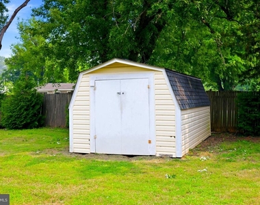 8916 Rugby Road - Photo Thumbnail 101