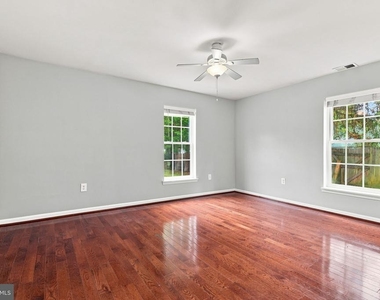 8916 Rugby Road - Photo Thumbnail 47