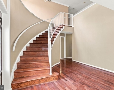8916 Rugby Road - Photo Thumbnail 4