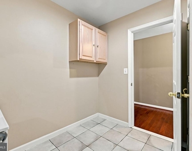 8916 Rugby Road - Photo Thumbnail 42