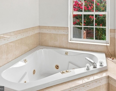 8916 Rugby Road - Photo Thumbnail 62