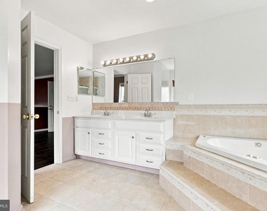 8916 Rugby Road - Photo Thumbnail 66