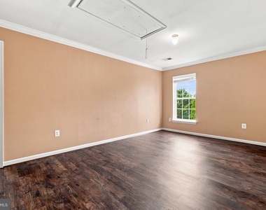 8916 Rugby Road - Photo Thumbnail 57