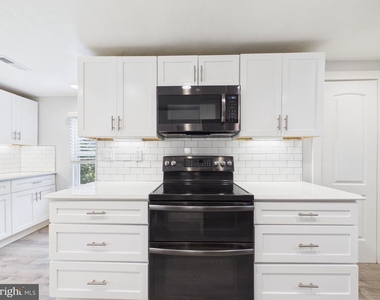 1510 Loudoun Drive - Photo Thumbnail 7