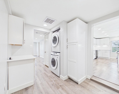 1510 Loudoun Drive - Photo Thumbnail 12