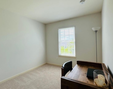 21779 Kings Crossing Terrace - Photo Thumbnail 34