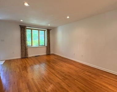 2071 Golf Course Drive - Photo Thumbnail 4