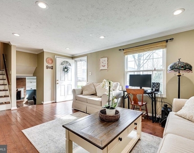 6144 Windward Drive - Photo Thumbnail 2